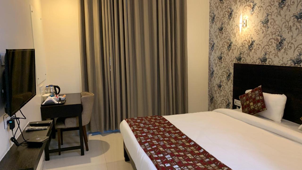 Hotel Singh'S By Wb Inn, Vashi, Navi Mumbai Zewnętrze zdjęcie