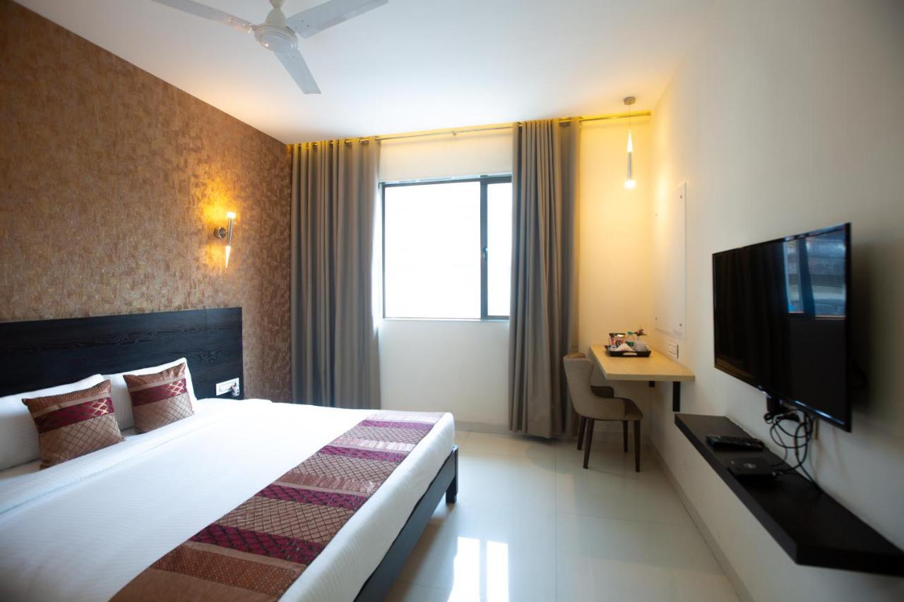 Hotel Singh'S By Wb Inn, Vashi, Navi Mumbai Zewnętrze zdjęcie